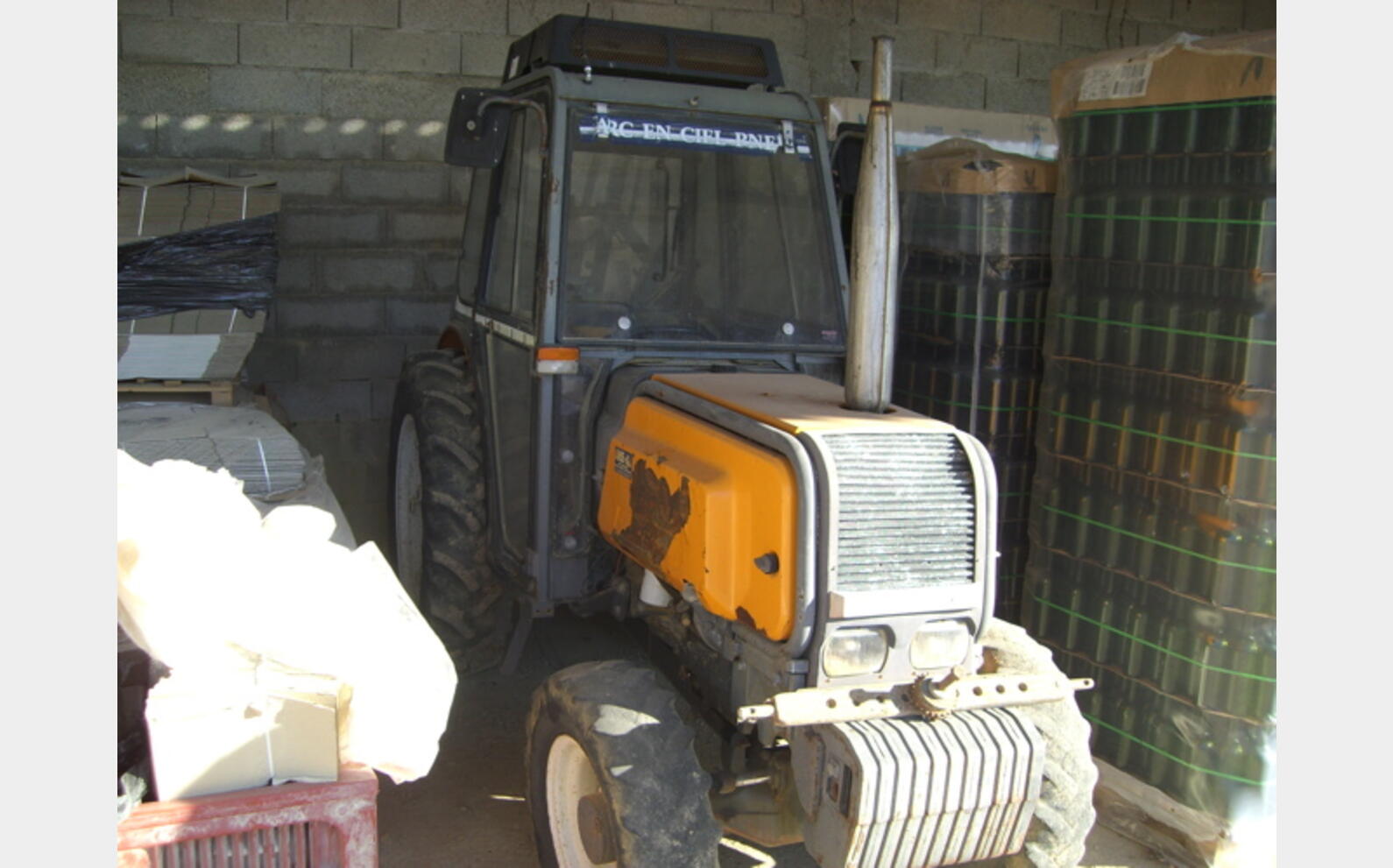 Tracteur RENAULT Ann&eacute;e : 1995