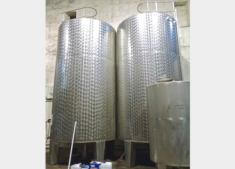 Cuve inox ferm&eacute;e sur pieds