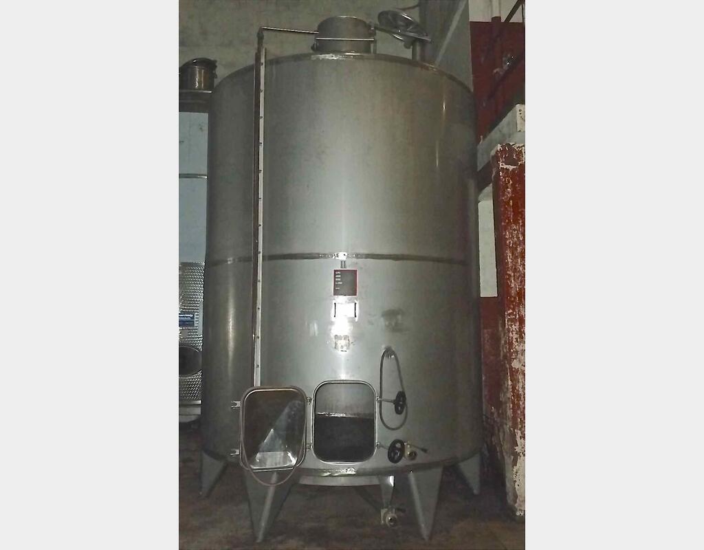 Cuve inox ferm&eacute;e sur pieds