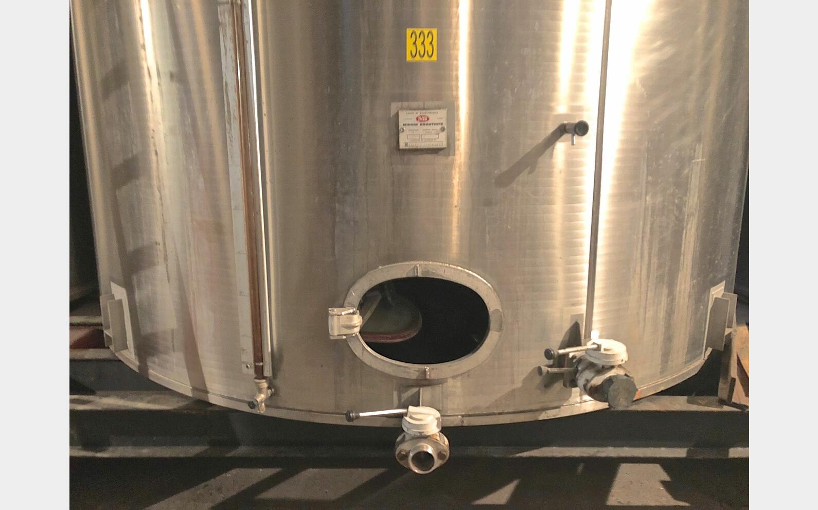 cuve inox cylindrique Volume : 32000 litres (320 hls)
