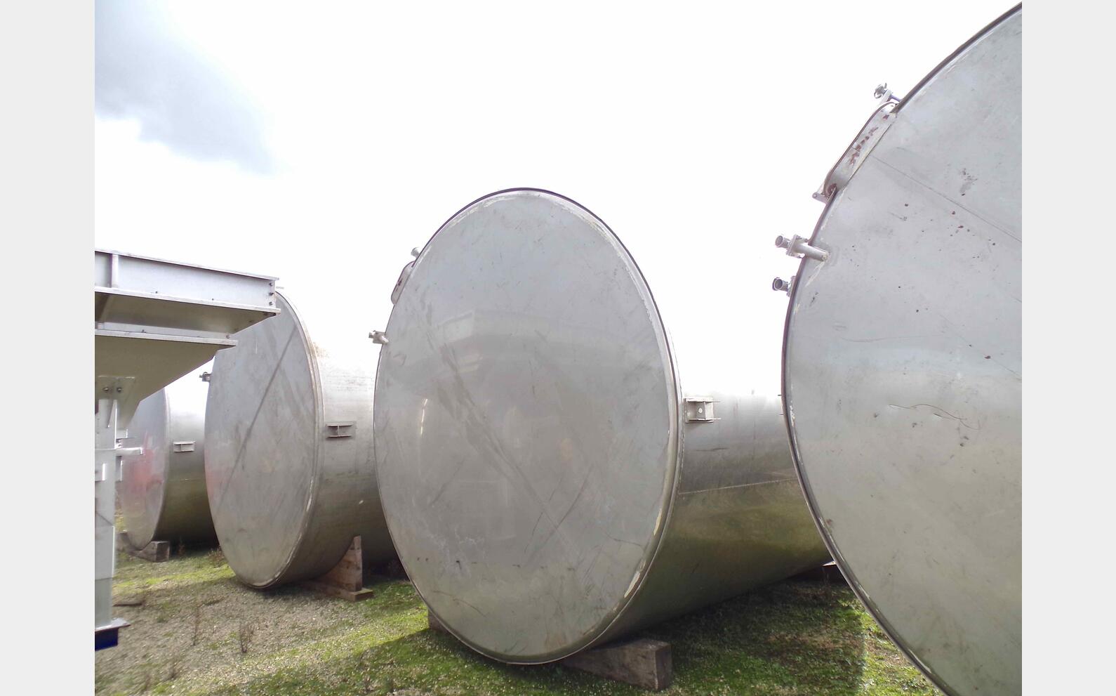 cuve vinification INOX 304 Volume : 23000 litres (230 hecto)