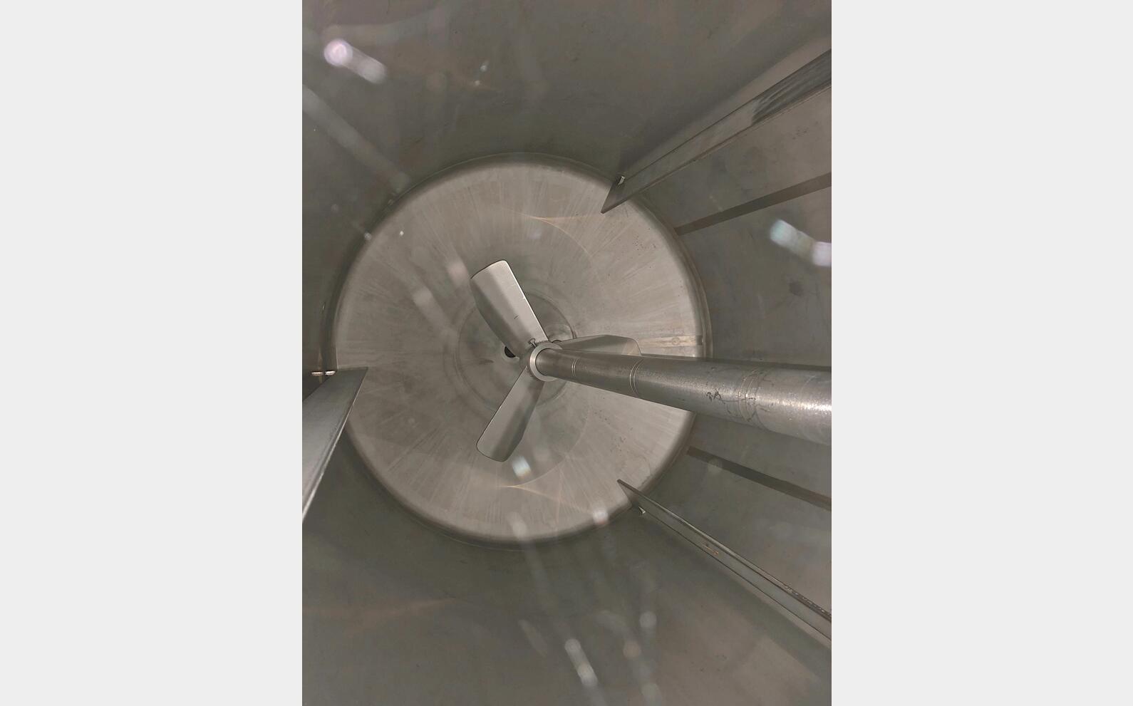 Cuve inox agit&eacute;e type fondoir Marque : THITEC
