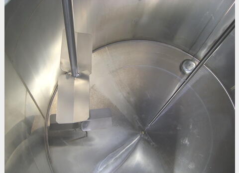Cuve INOX agit&eacute;e Volume : 8000 litres