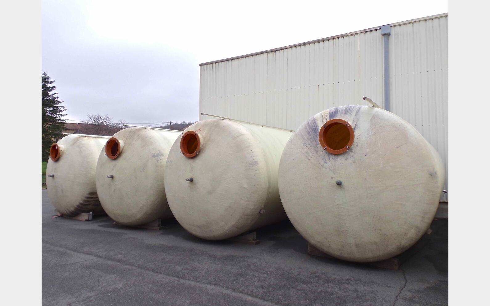Cuve fibre fond plat sur radier Volume : 50 000 litres (500 hls)