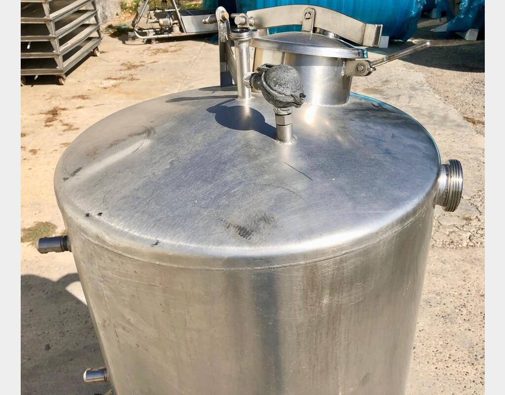 Cuve inox cylindrique - Verticale sur pieds