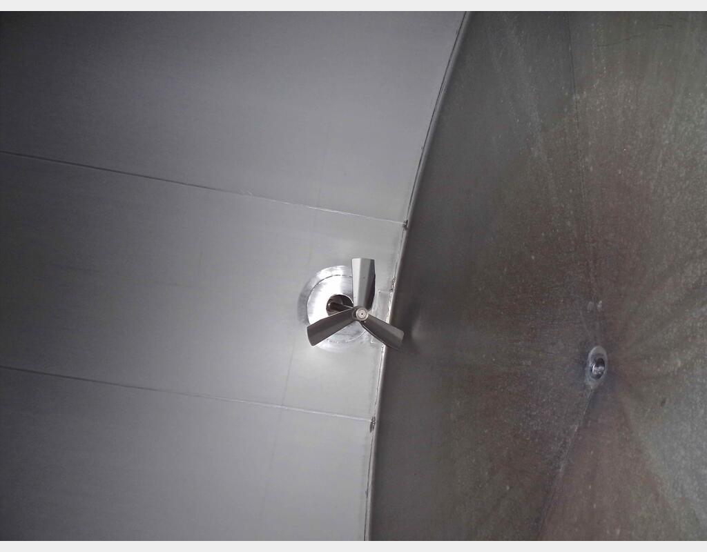 Cuve INOX agitée et isolée - Volume : 25 000 litres (250 hls)
