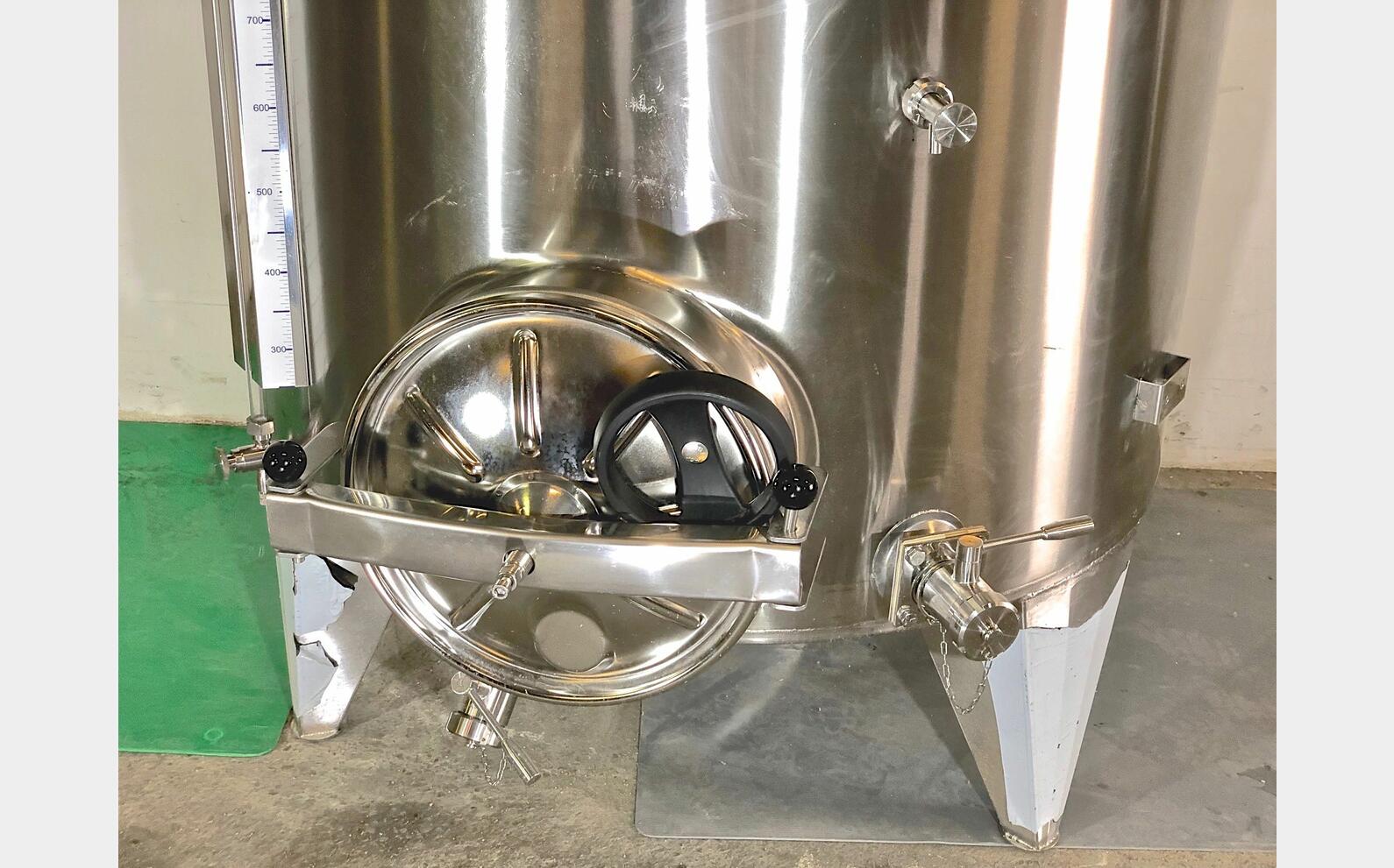 Cuve inox 304 - Chapeau flottant 21.3 HL (2 135 litres) ARSILAC