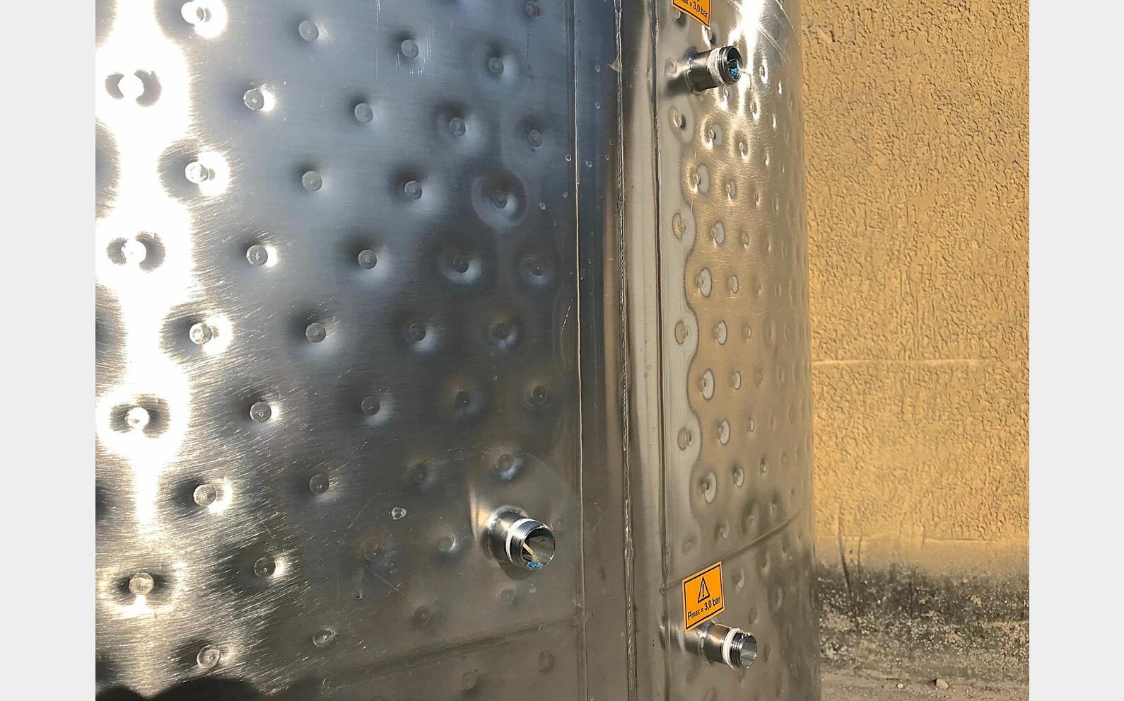 cuve INOX 316 ferm&eacute;e sur pieds MATERIEL NEUF