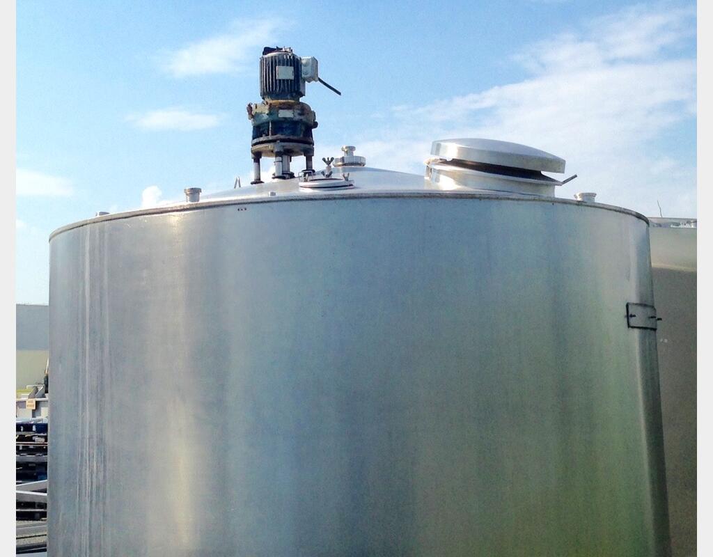 Cuve inox cylindrique agitée isolée - Volume : 7500 litres