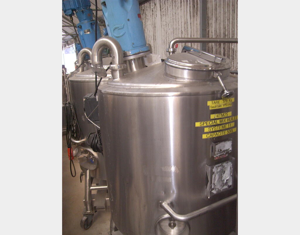 Cuve inox 316L agit&eacute;e, isol&eacute;e volume : 500 litres marque : PIERRE GUERIN