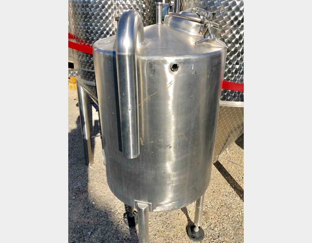 Cuve inox cylindrique - verticale sur pieds
