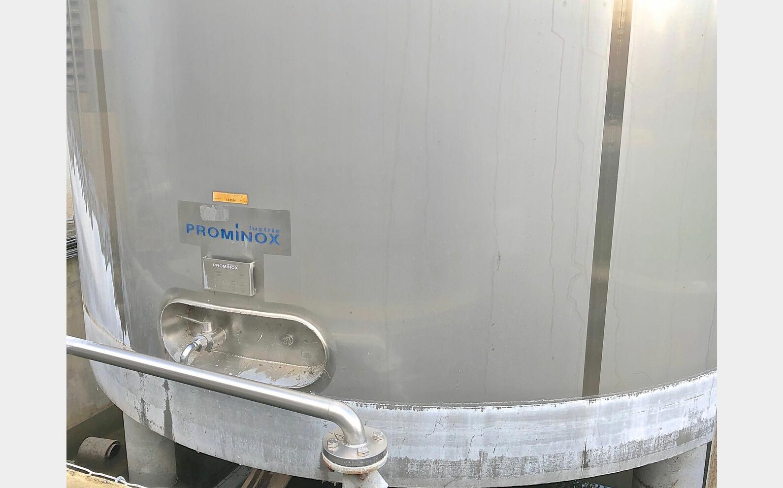 Cuve inox agit&eacute;e isol&eacute;e circuit coquill&eacute; Volume : 21650 litres