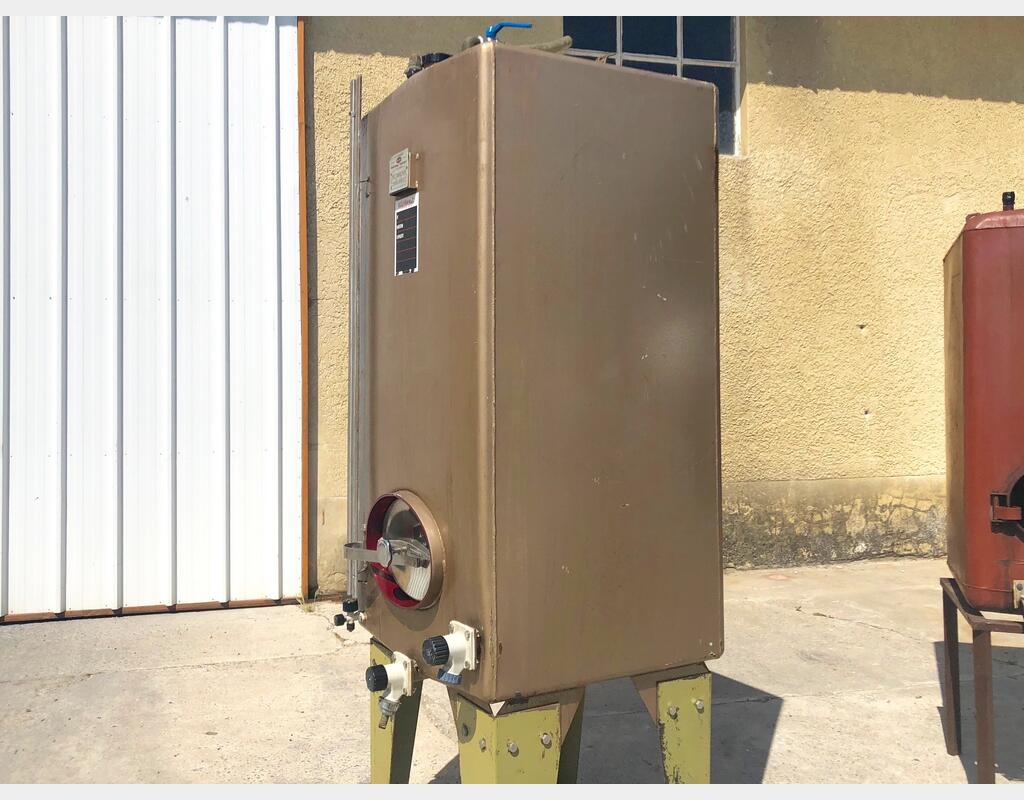 Cuve stockage acier - Volume : 1100 litres