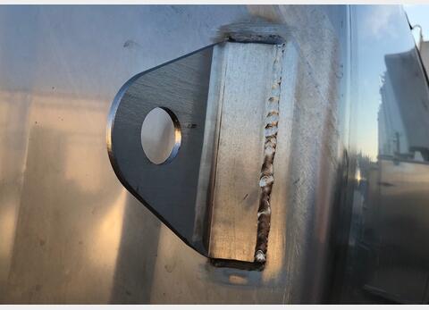 cuve INOX 304L ferm&eacute;e sur pieds MATERIEL NEUF