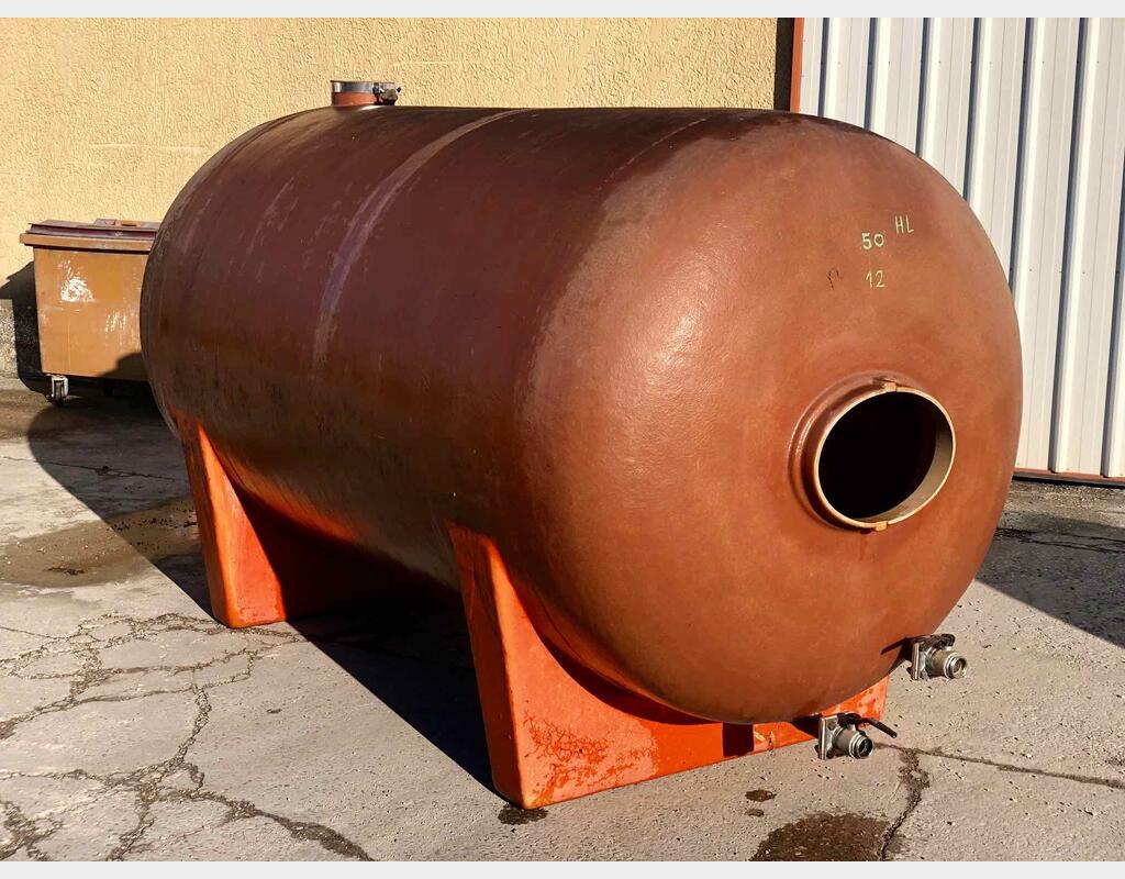 Horizontal fiber tank