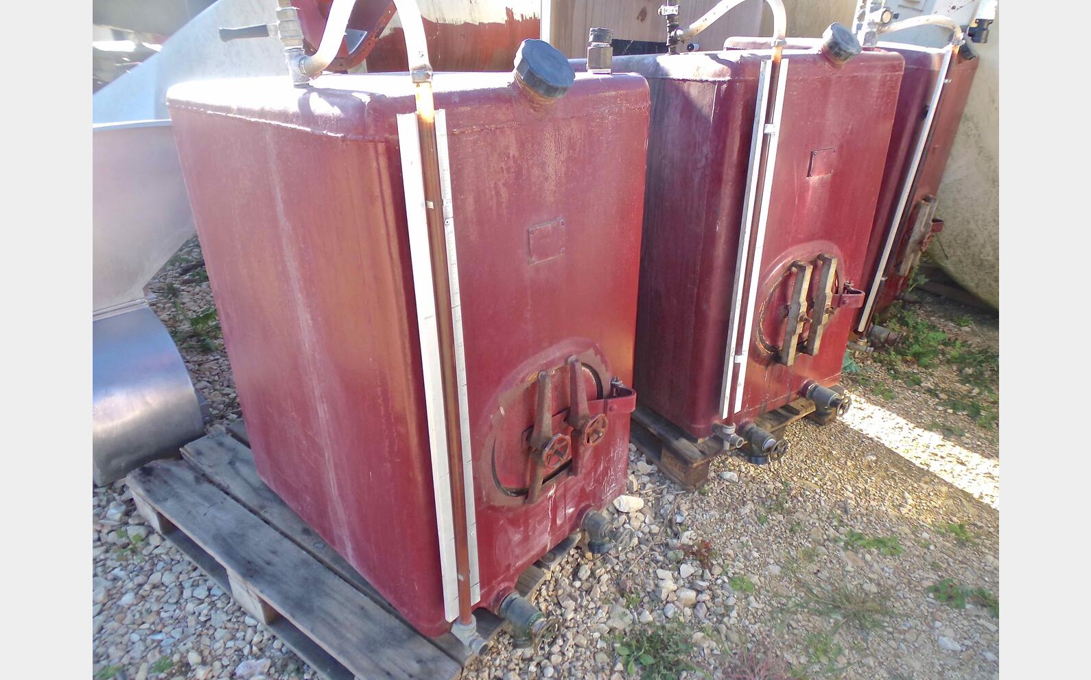 Cuve acier rev&ecirc;tu de 700 L