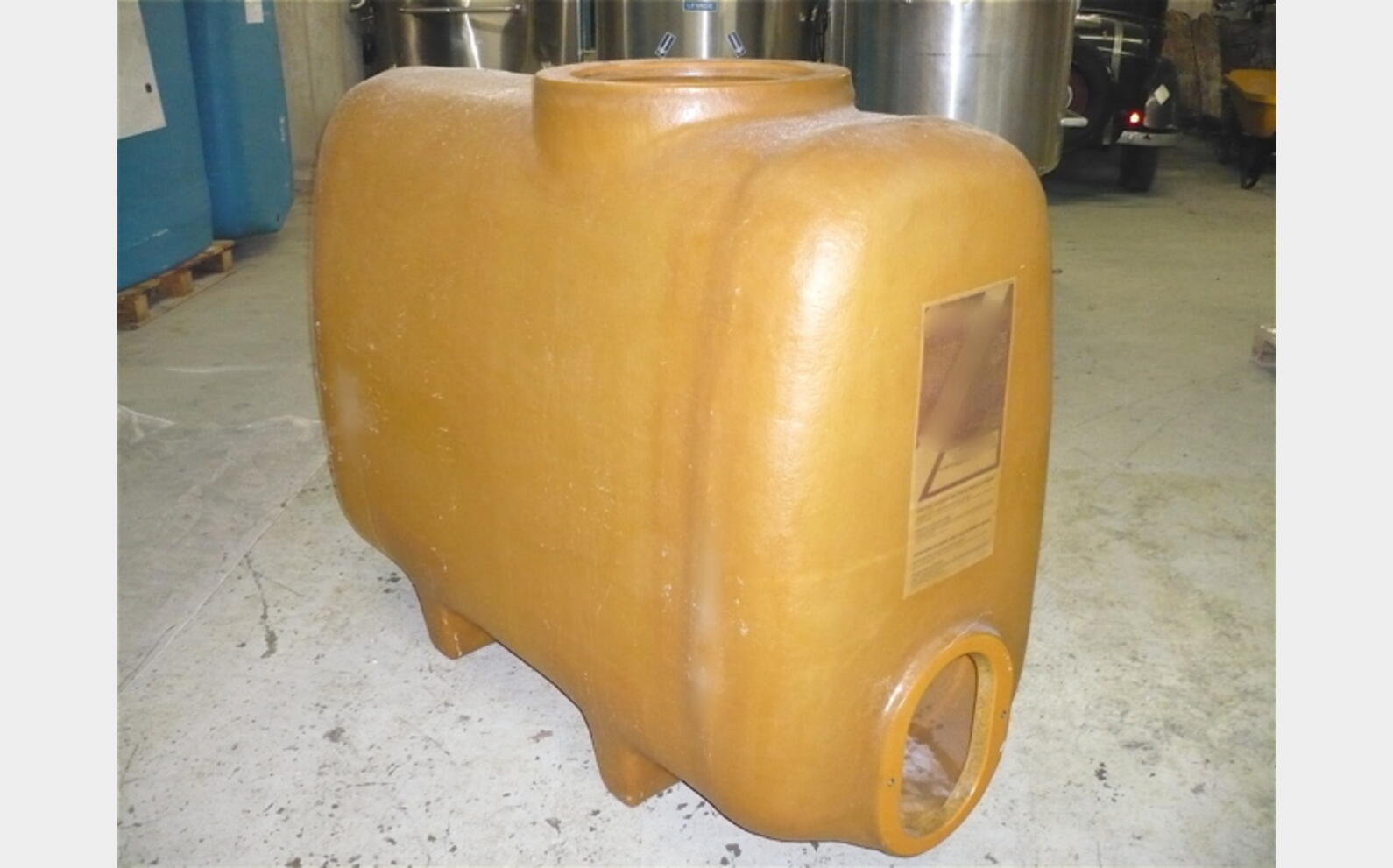 cuve stockage POLYESTER Volume : 1.000 litres ET COUVERCLE AVEC &Eacute;VENT