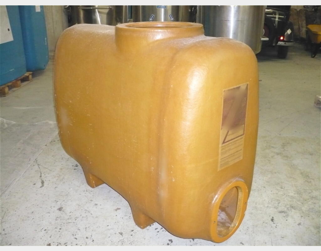 CUVE DE STOCKAGE ET FERMENTATION - A SECTION RECTANGULAIRE