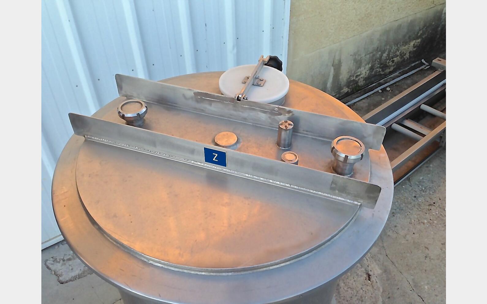 Cuve de stockage INOX Volume : 400 litres