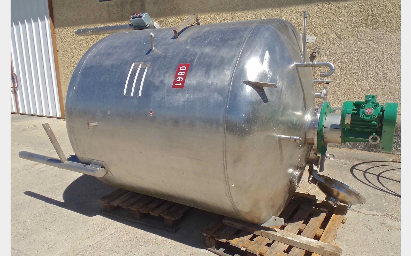 Cuve inox agit&eacute;e