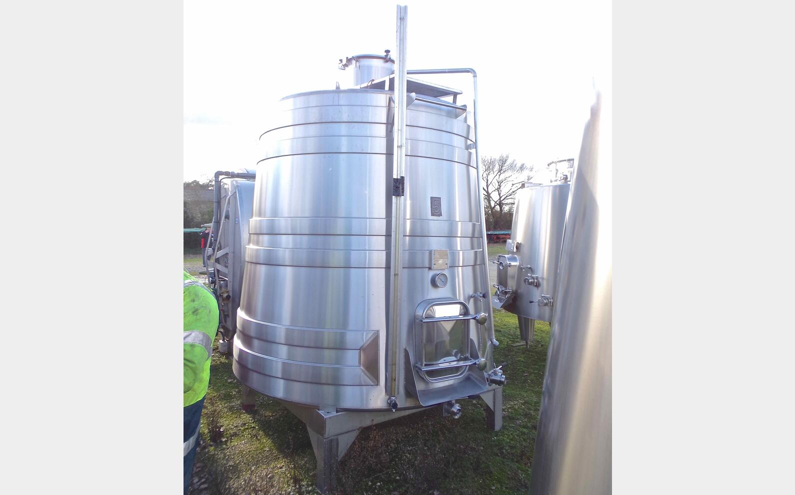 Cuve INOX tronconique Ann&eacute;e : 2003 Marque : GD INDUSTRIES