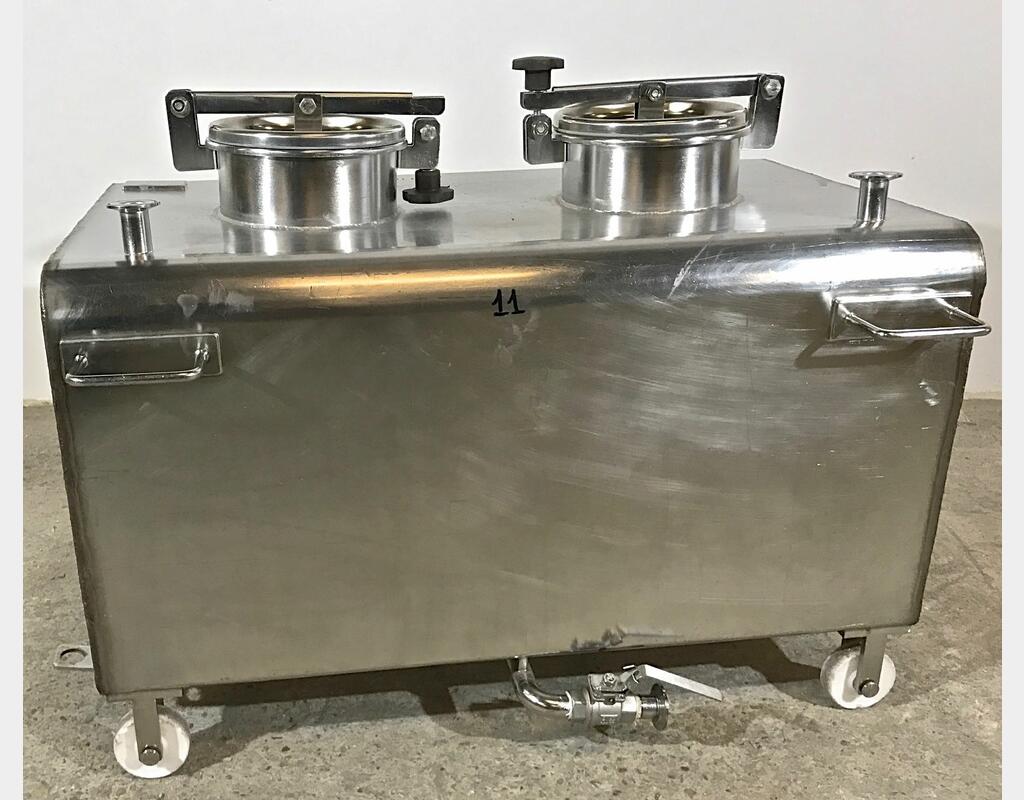 Cuve inox de stockage parall&eacute;l&eacute;pip&egrave;dique