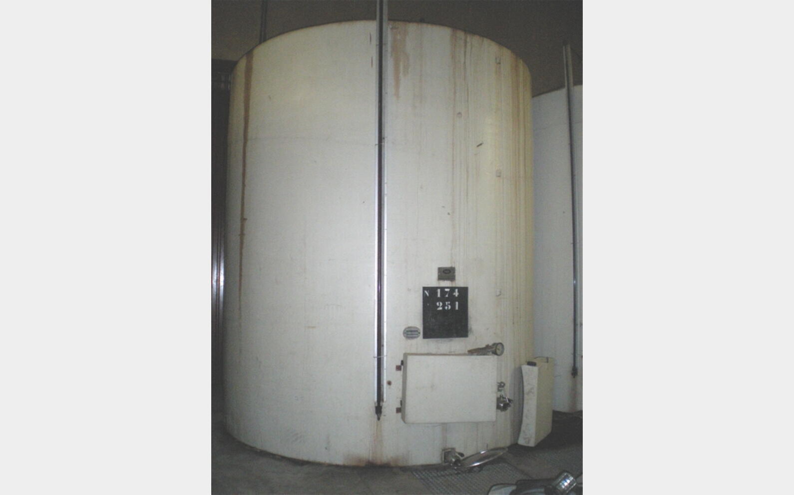 Cuve fibre de 250 hls isol&eacute;e