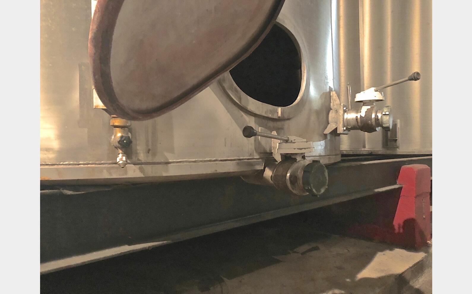 cuve inox cylindrique Volume : 32000 litres (320 hls)