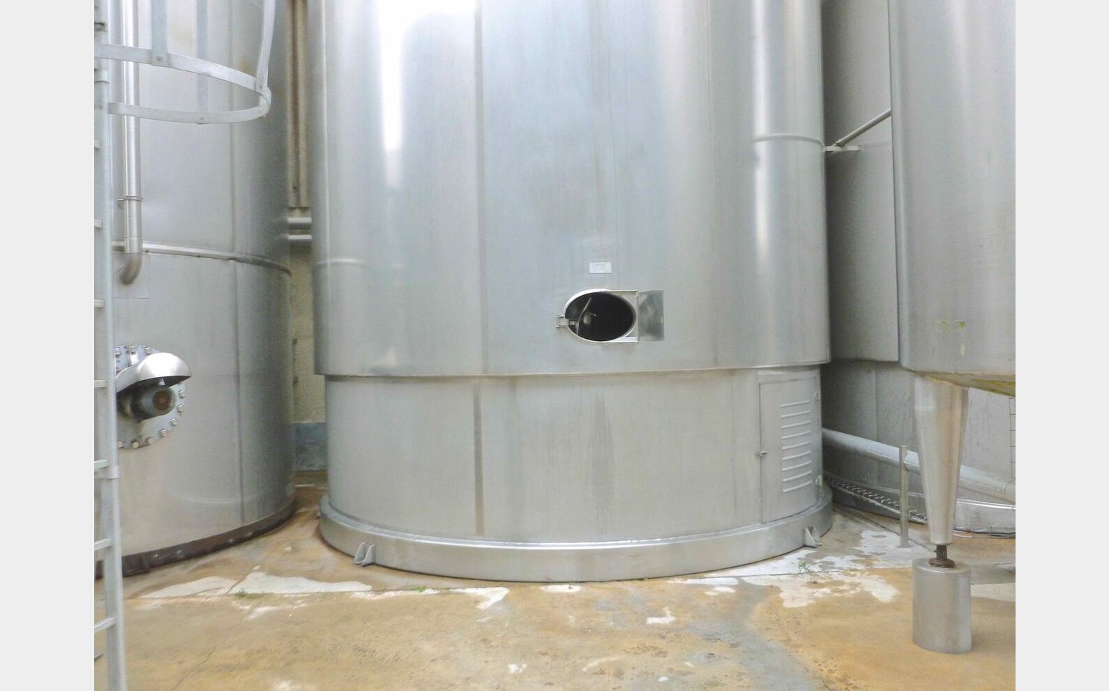 Cuve inox cylindrique verticale