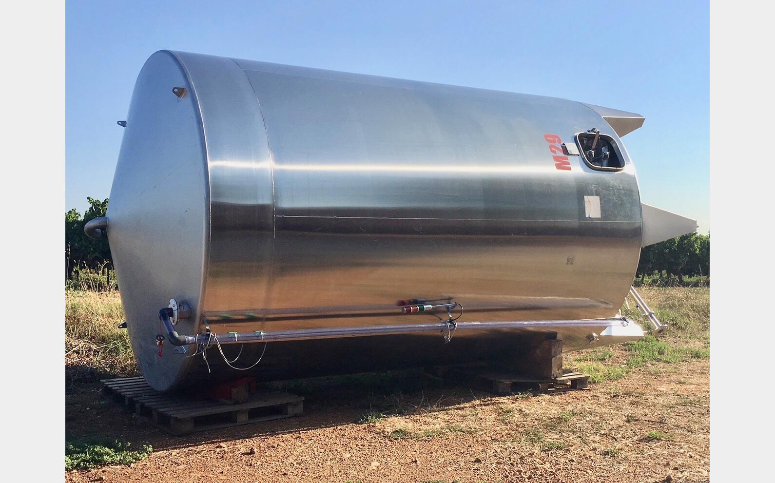 Cuve Inox 304L ferm&eacute;e de 345 hls