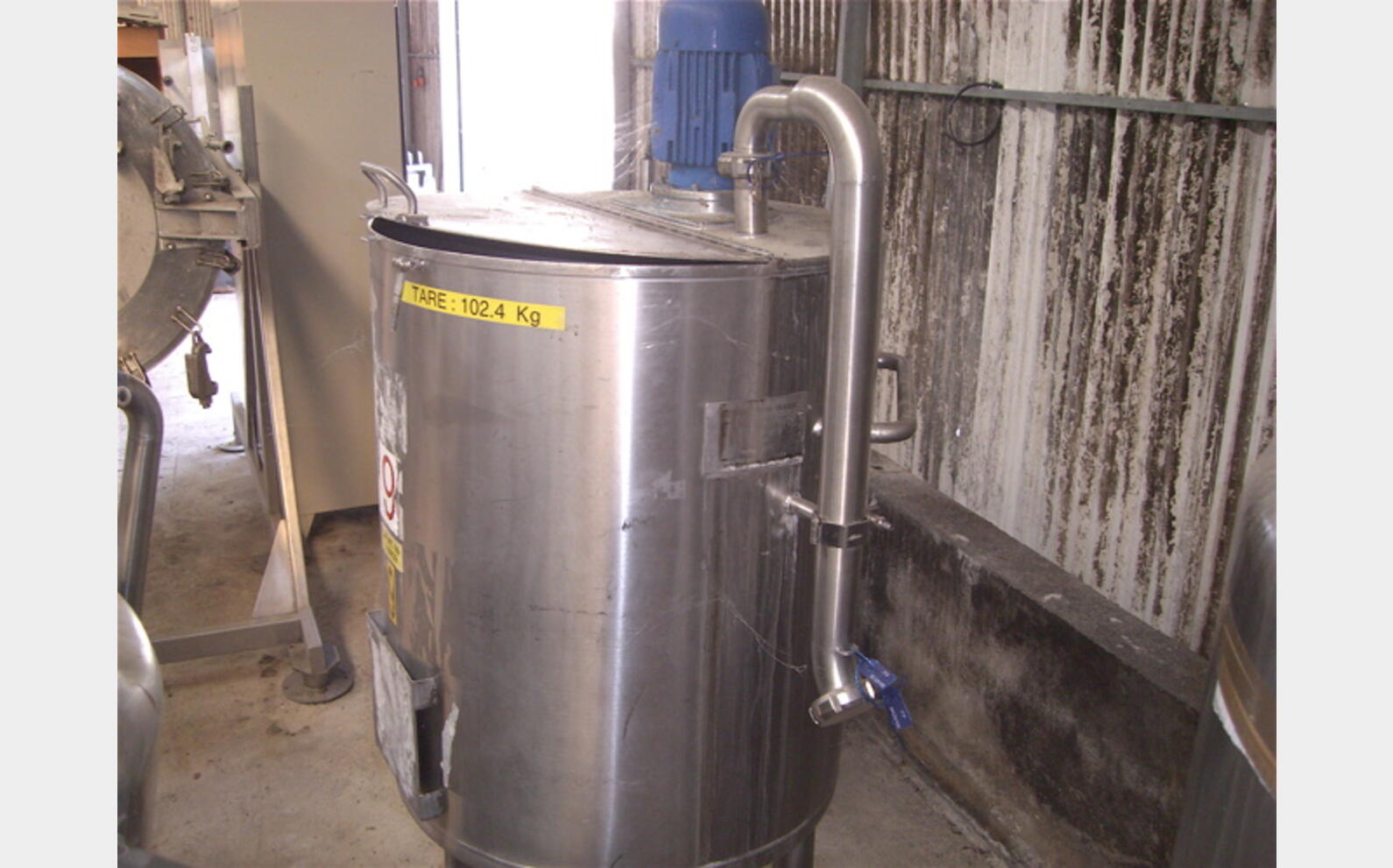 1 cuve inox 316L agit&eacute;e de 200 litres