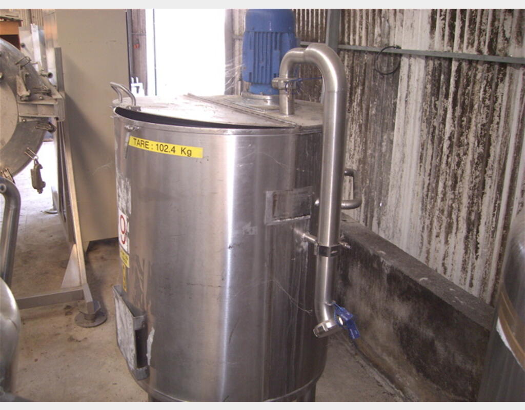 1 cuve inox 316L agit&eacute;e de 200 litres