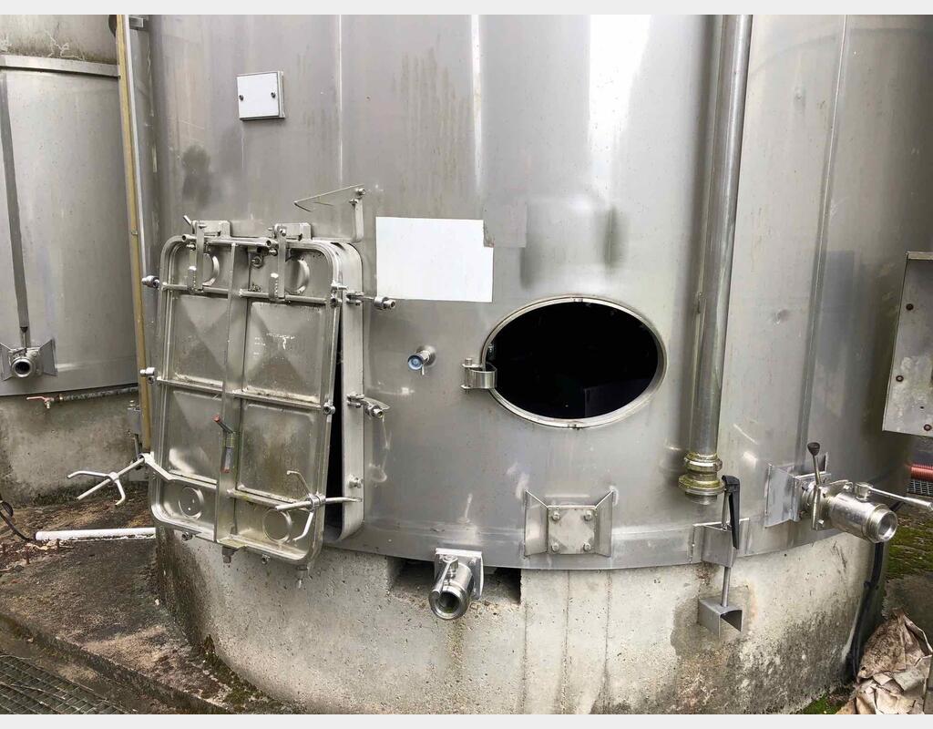 Cuve de stockage inox sur radier - Volume : 400 hectos (40000 litres)