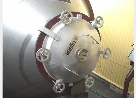 Cuve inox vinification 65 hls En inox 304 , de 6500 litres .