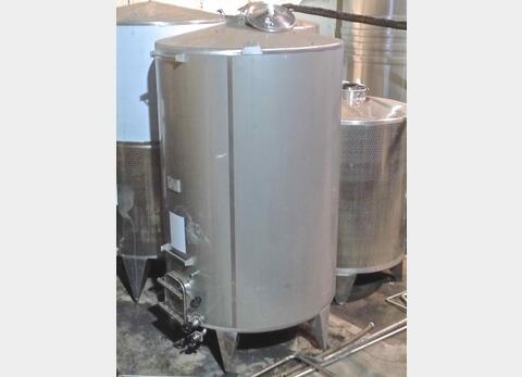Cuve inox ferm&eacute;e sur pieds