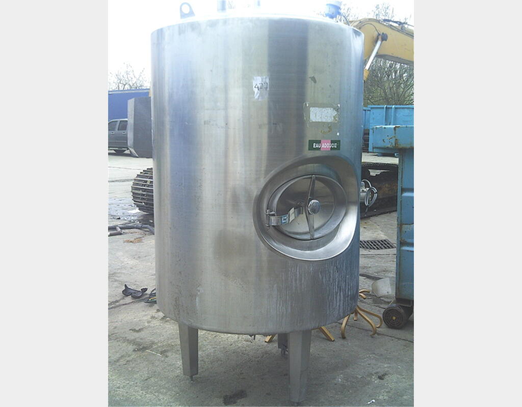 cuve stockage INOX isol&eacute;e Volume : 1000 litres.