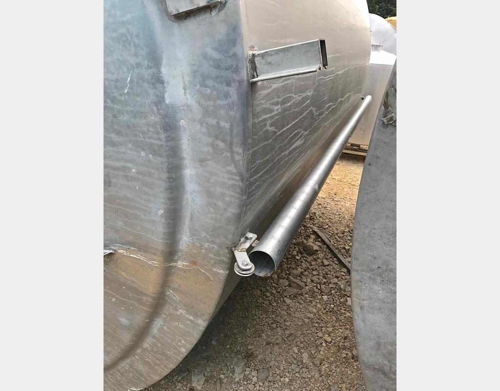 Cuve inox cylindrique verticale agitée - isolée sur pieds capacité 100 hls