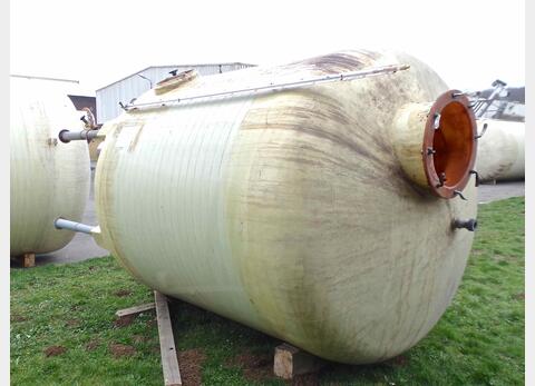 Cuve fibre fond plat sur pieds Volume : 12 000 litres (120 hls)
