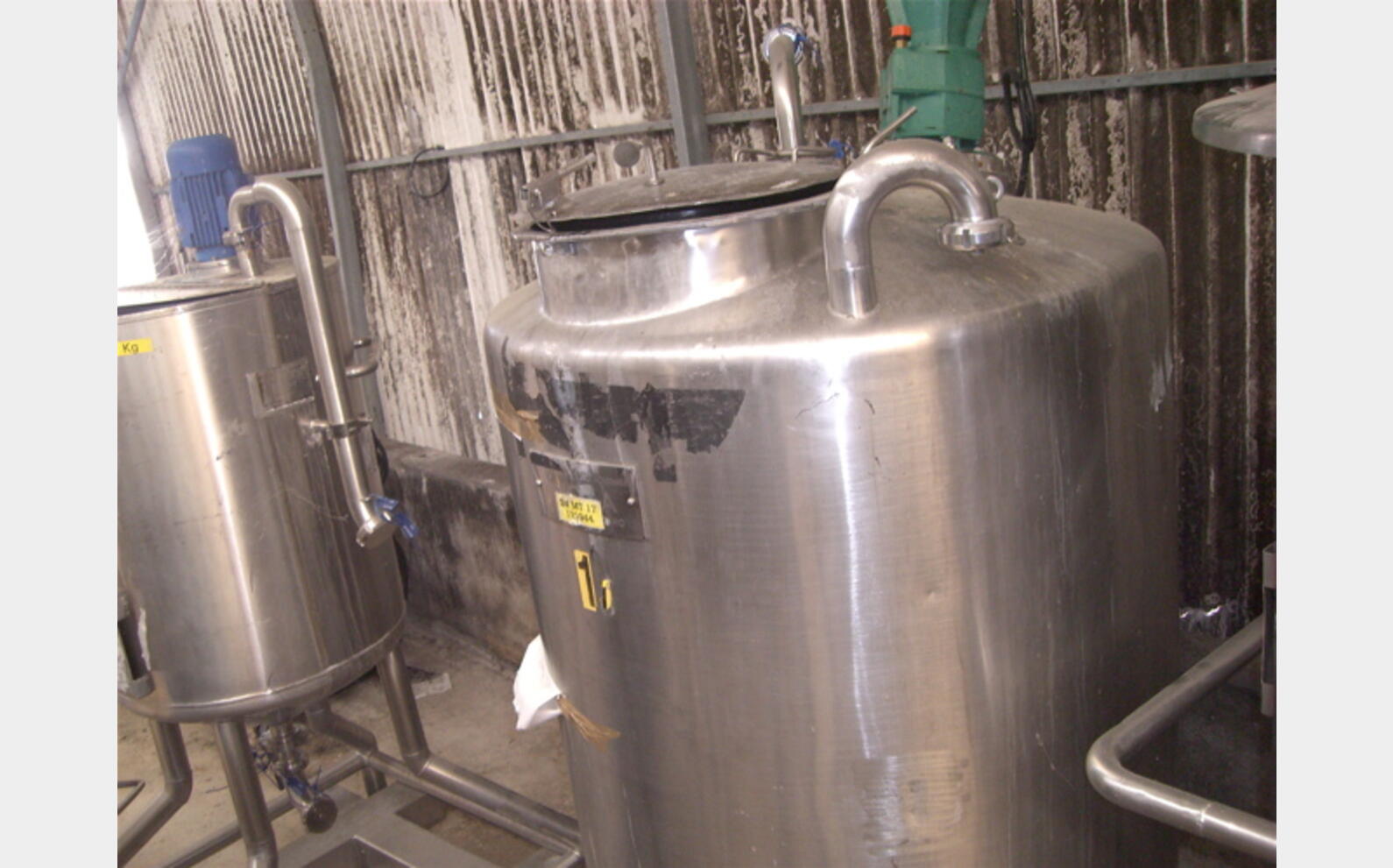 cuve inox 316L agit&eacute;e de 800 litres