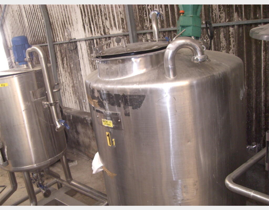 cuve inox 316L agit&eacute;e de 800 litres