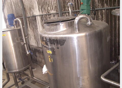 cuve inox 316L agit&eacute;e de 800 litres