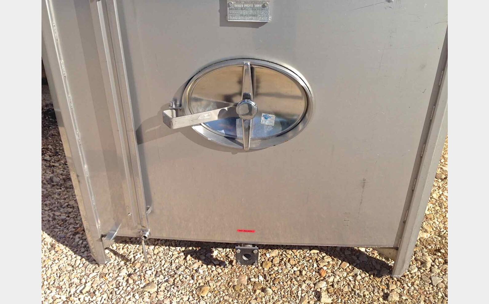 Cuve inox de stockage parall&eacute;l&eacute;pip&egrave;dique Marque CITA