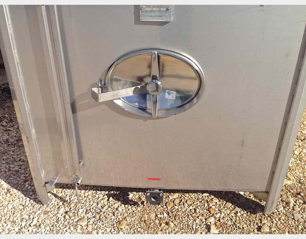 Cuve de stockage parallélépipèdique - sur pieds de 3000 L