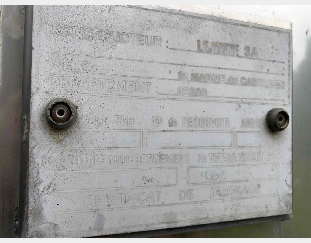 Cuve de stockage inox sur radier - Volume : 400 hectos (40000 litres)