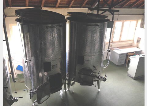 cuve INOX chapeau flottant 2900 litres Ann&eacute;e : 2012 Marque : SK Group