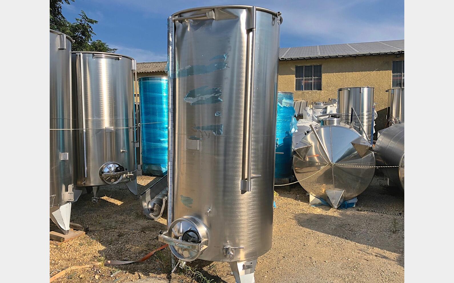 Cuve Inox chapeau flottant de 28 hls Volume : 2800 litres (28 hls)