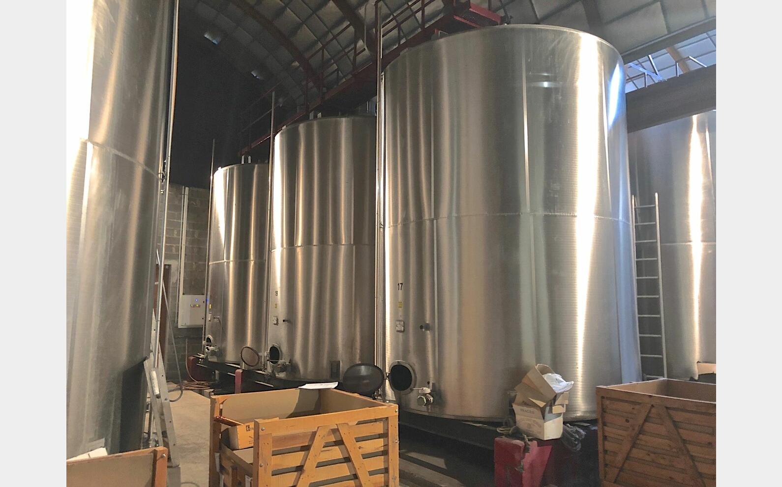cuve inox cylindrique Volume : 32000 litres (320 hls)