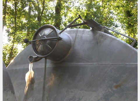 2 cuves de stockages 28 m3 Provenance : vinicole. Marque : CIVIDAC