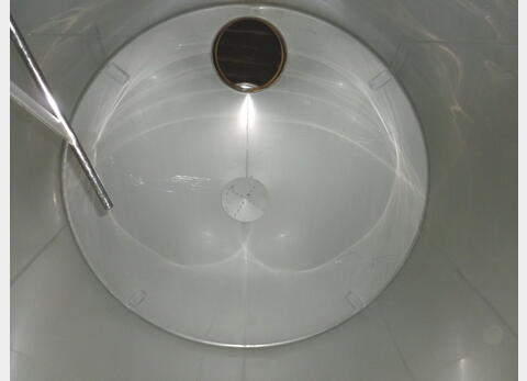 Cuve INOX 316L pente 50% sur jupe Provenance : distillerie