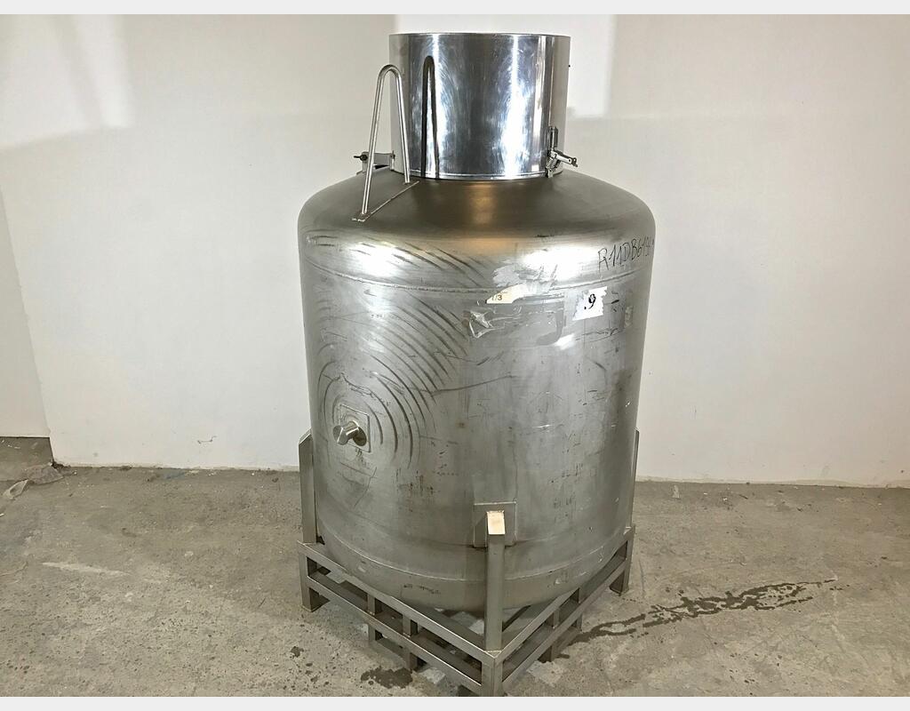 Cuve inox de stockage cylindrique